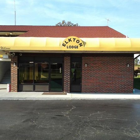 Elkton Lodge Bagian luar foto
