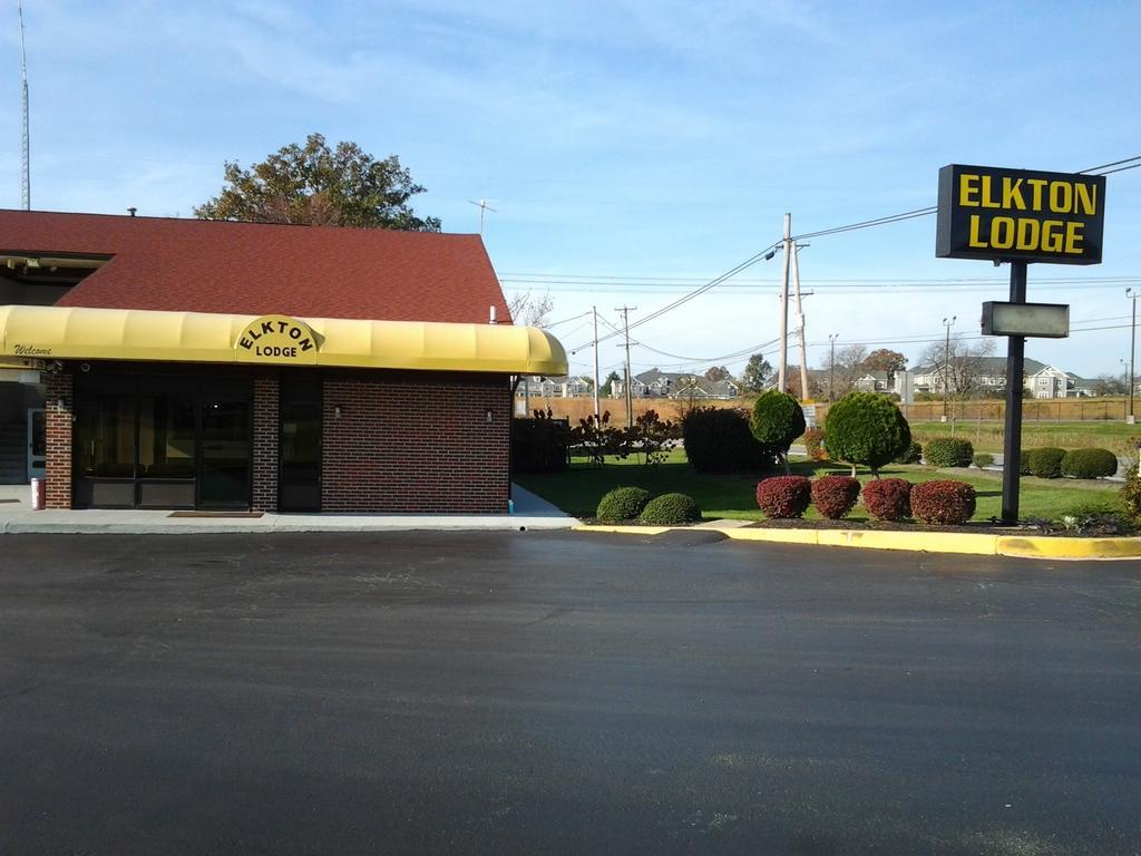 Elkton Lodge Bagian luar foto