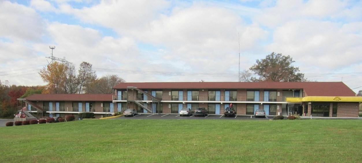 Elkton Lodge Bagian luar foto