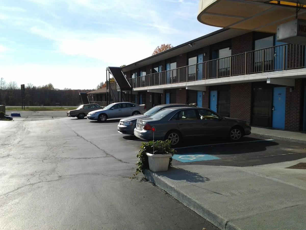Elkton Lodge Bagian luar foto